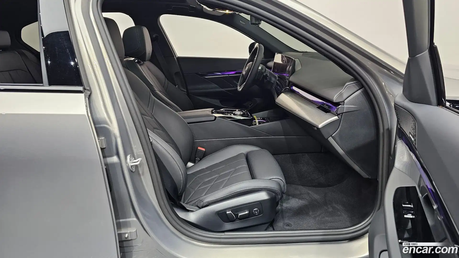 5-Series BMW 2025.9-INNER-036