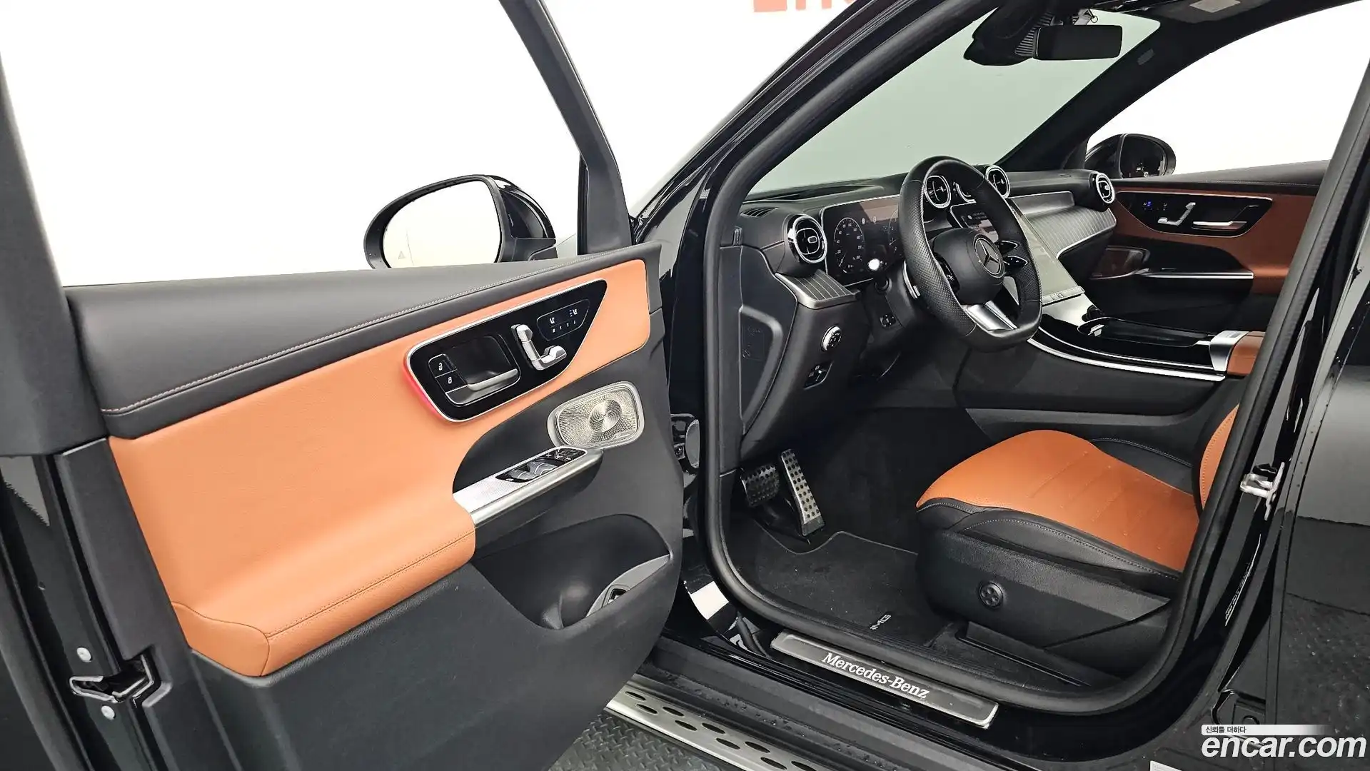 GLC-Class Mercedes-Benz 2024.2-INNER-010