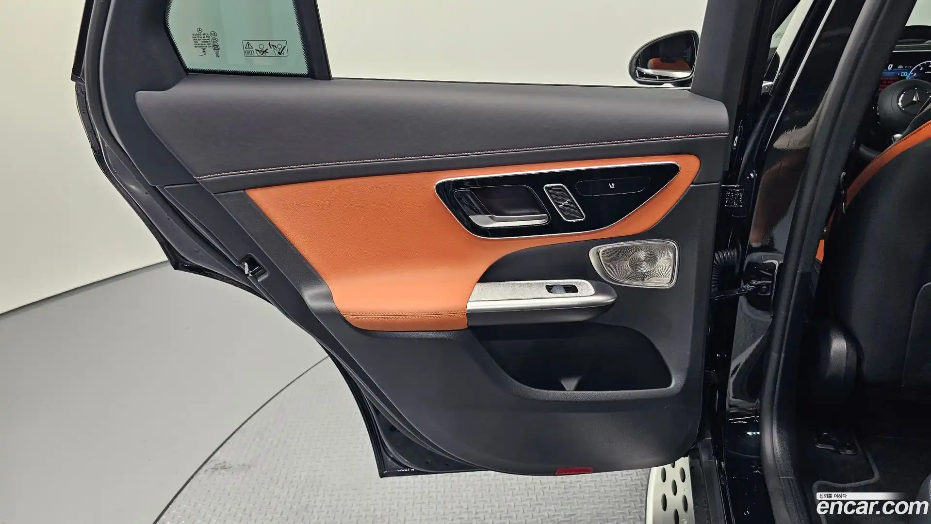 GLC-Class Mercedes-Benz 2024.2-INNER-035