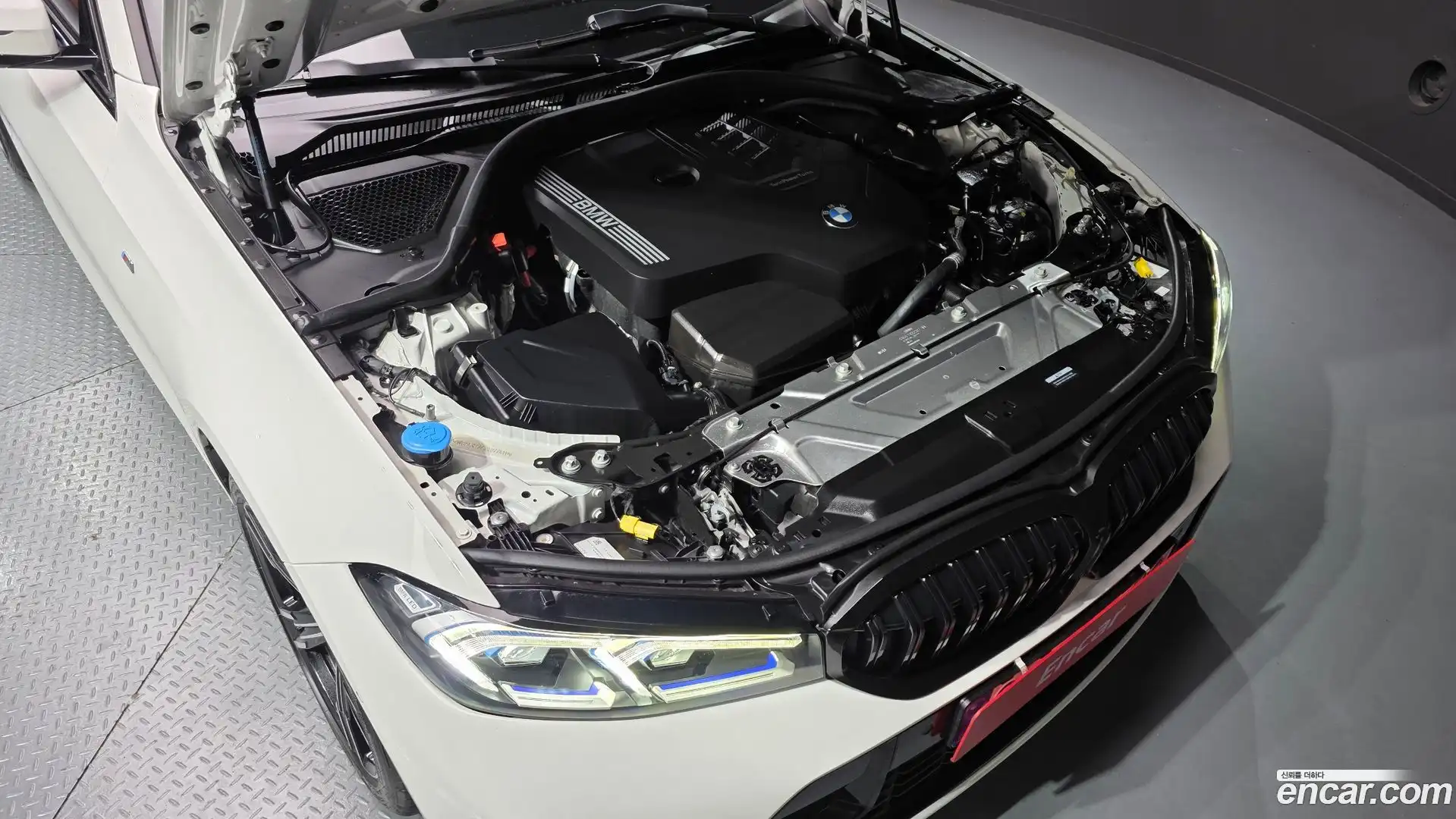 3-Series BMW 2023.6-OUTER-006