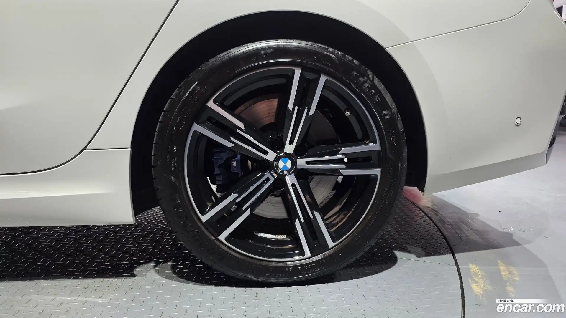 3-Series BMW 2023.6-OUTER-031