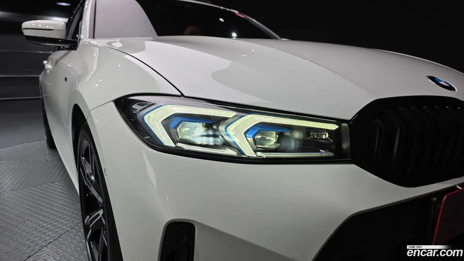 3-Series BMW 2023.6-OUTER-032