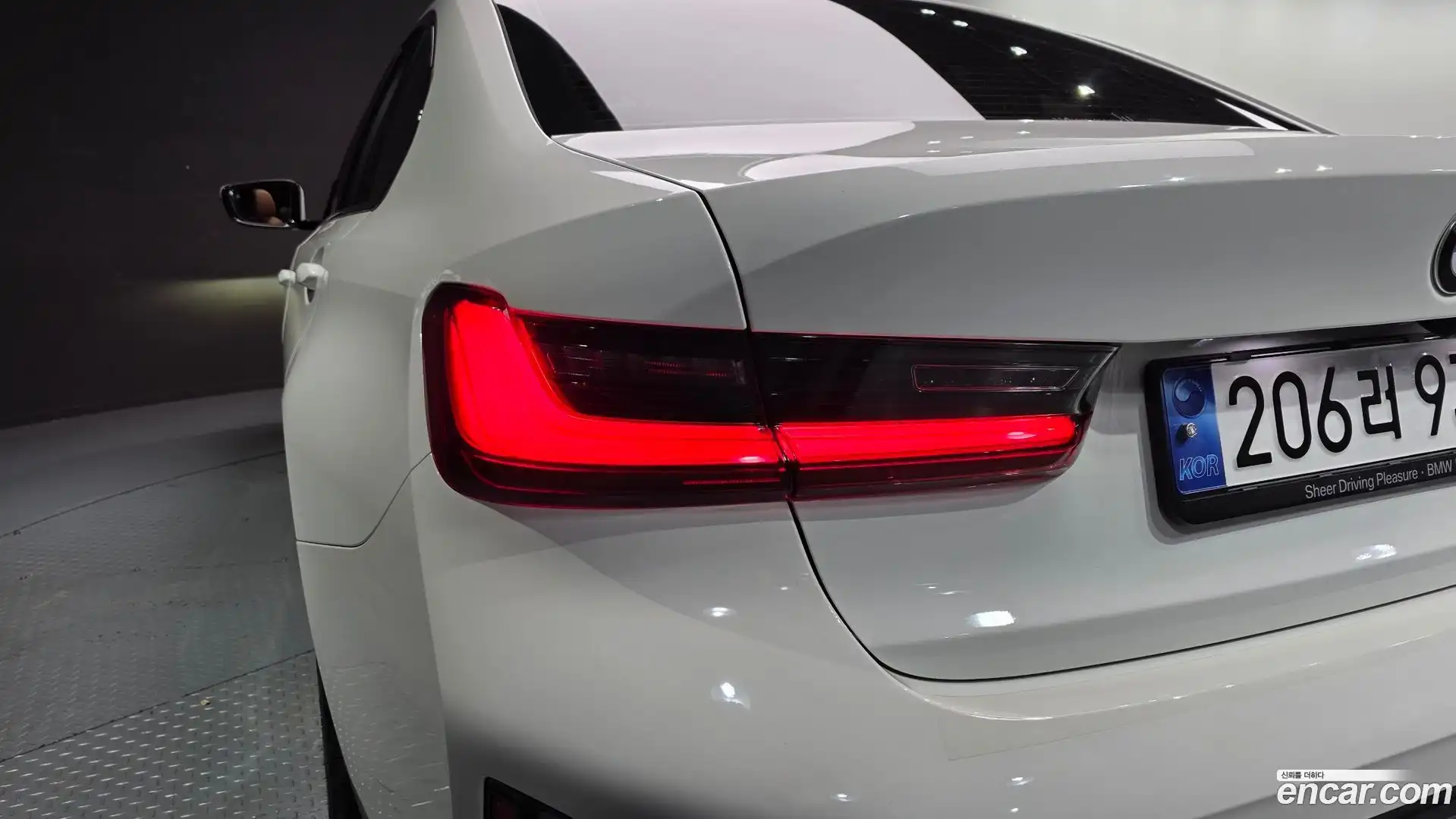 3-Series BMW 2023.6-OUTER-033