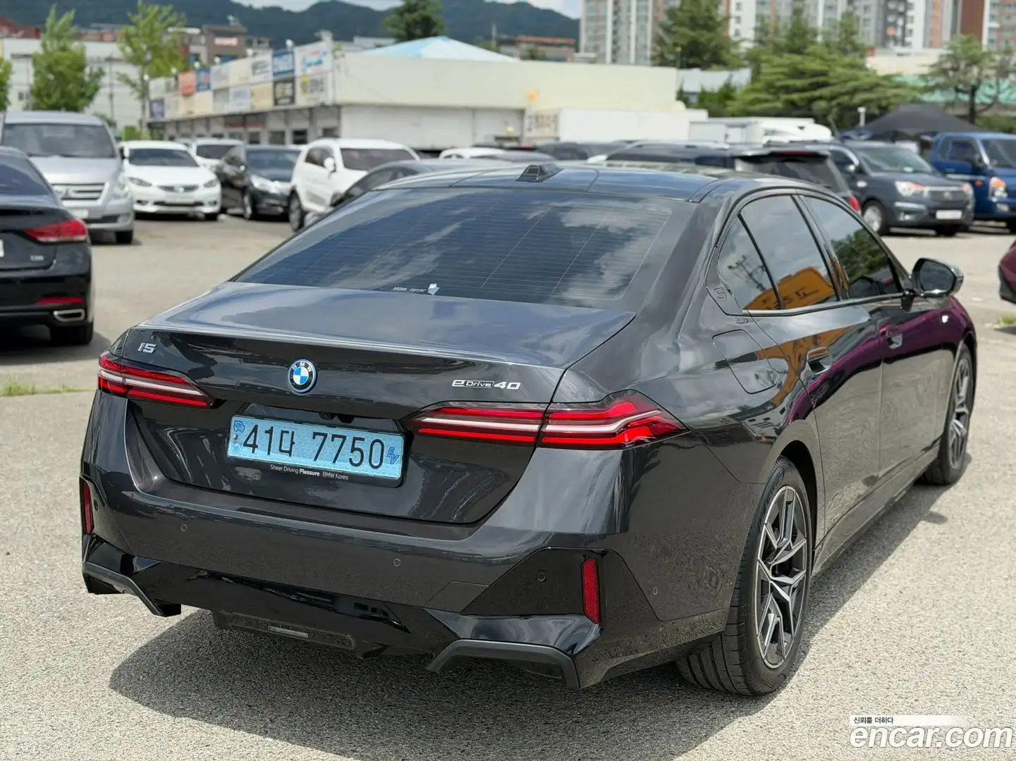 i5 BMW 2024.1-OUTER-002