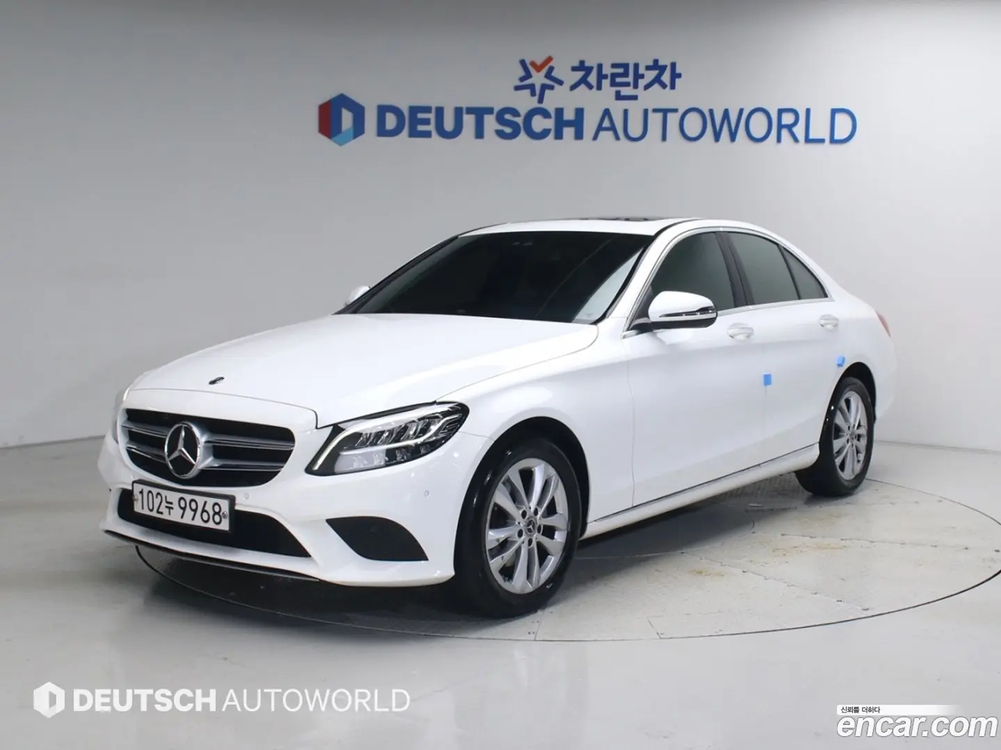 Main__Slider__Photo:C-Class Mercedes-Benz 2020.5-0