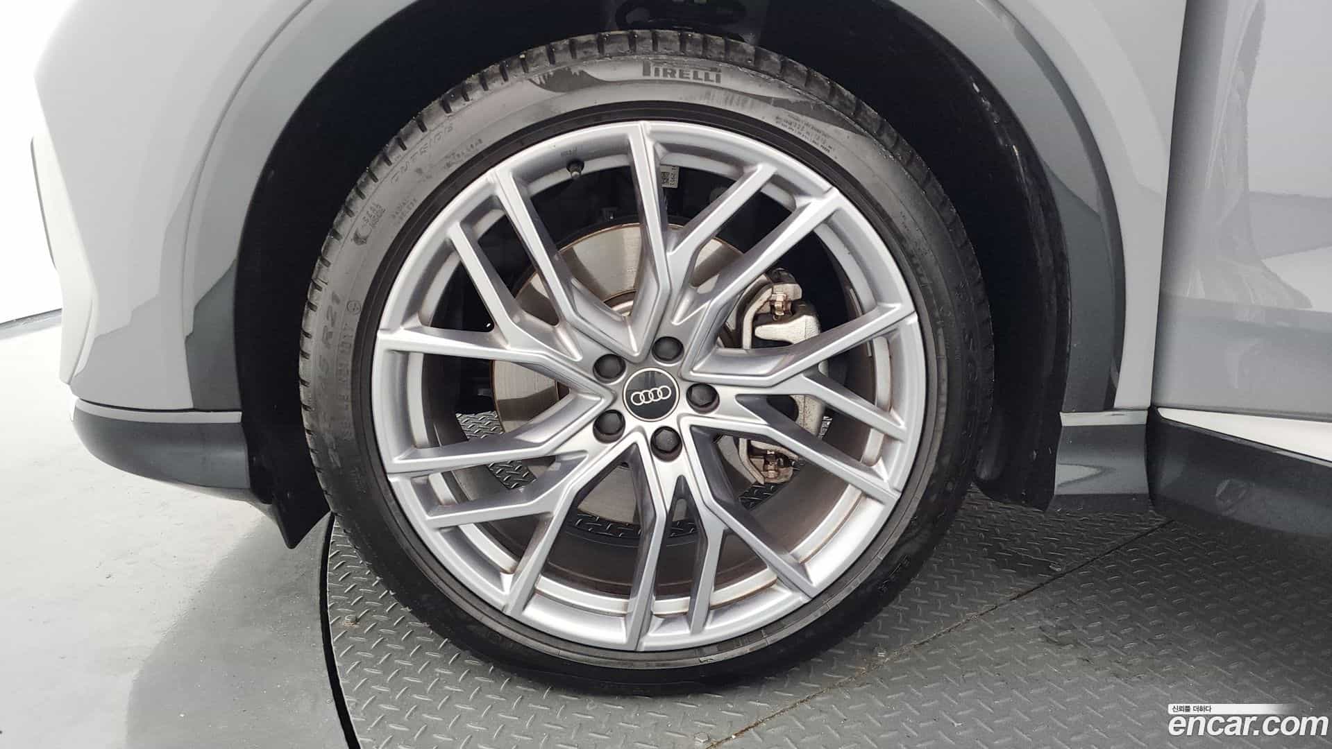 Q4 e-tron Audi 2025.7-OUTER-005
