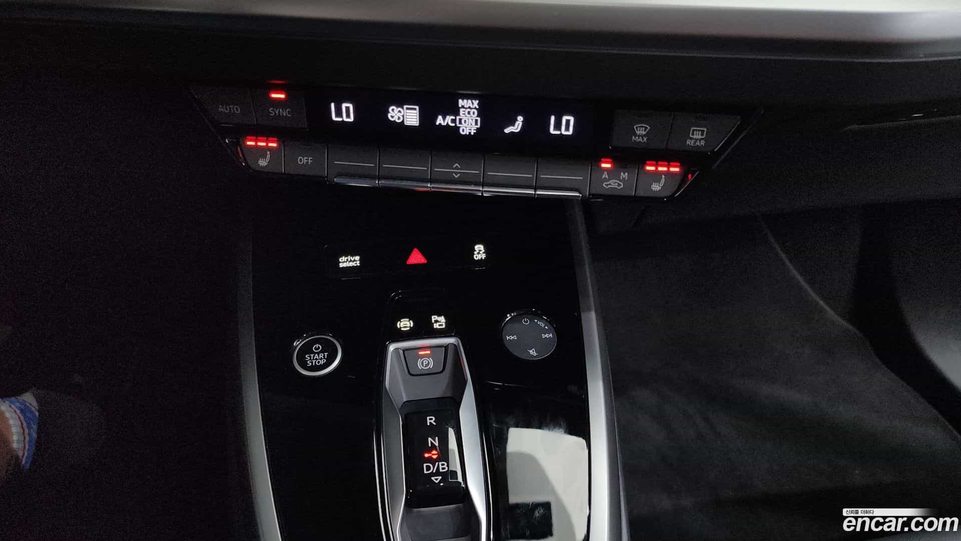 Q4 e-tron Audi 2025.7-INNER-009