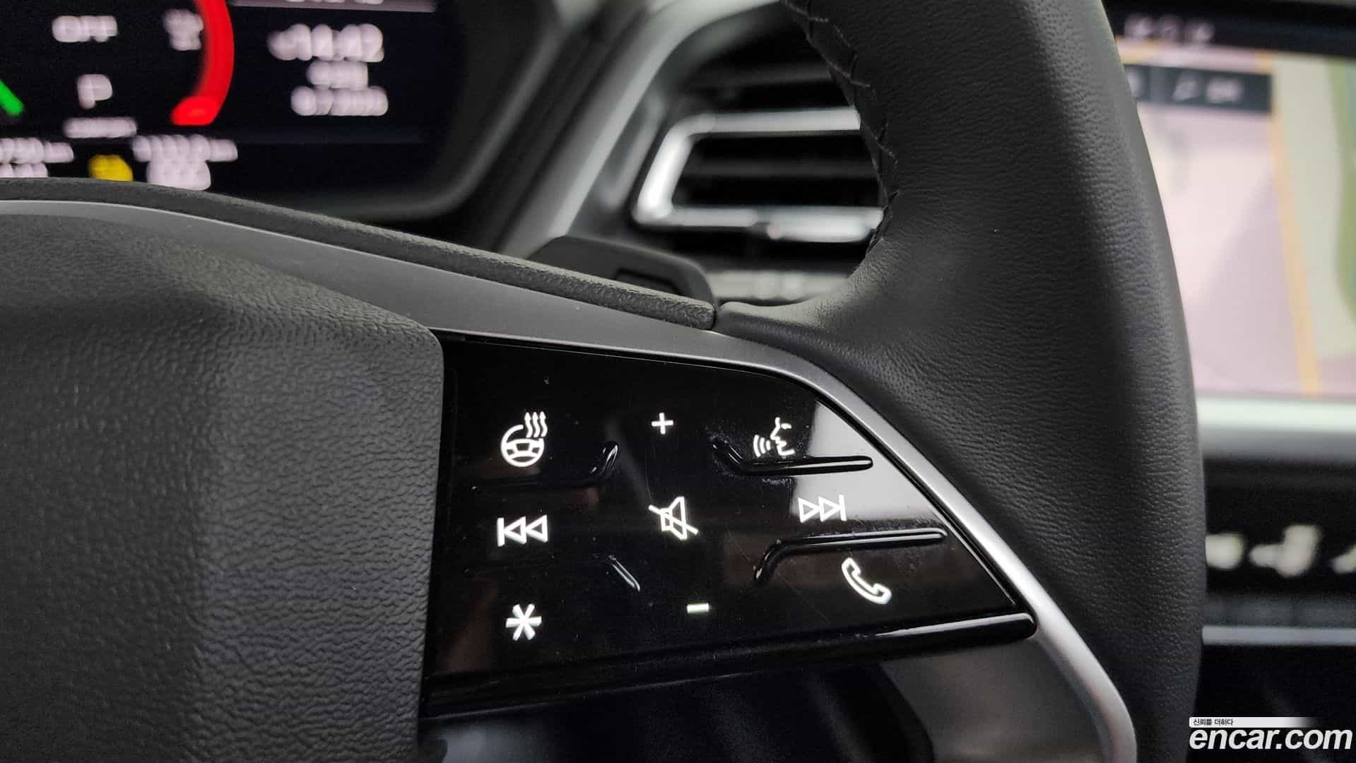 Q4 e-tron Audi 2025.7-OPTION-019