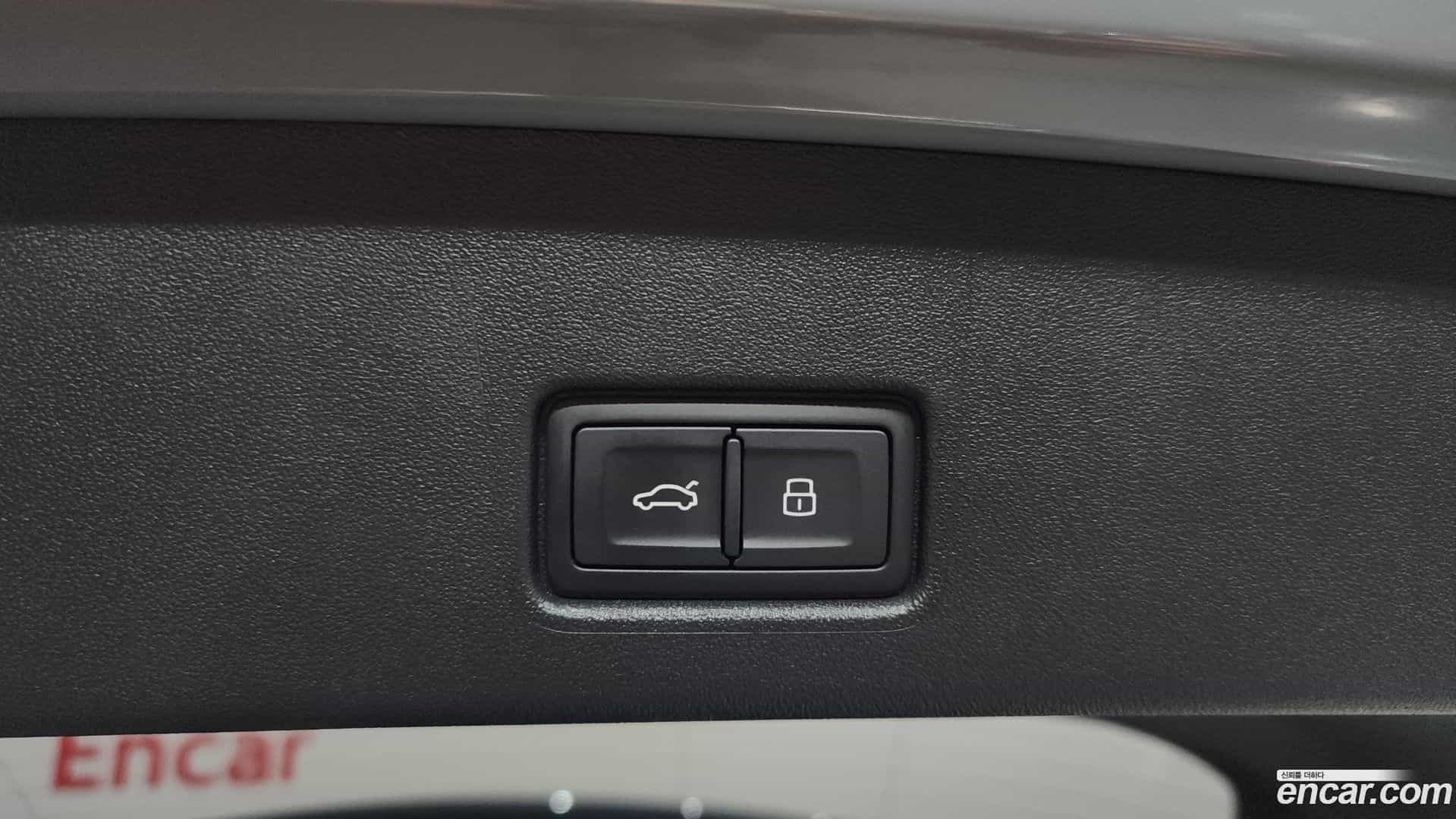 Q4 e-tron Audi 2025.7-OPTION-022