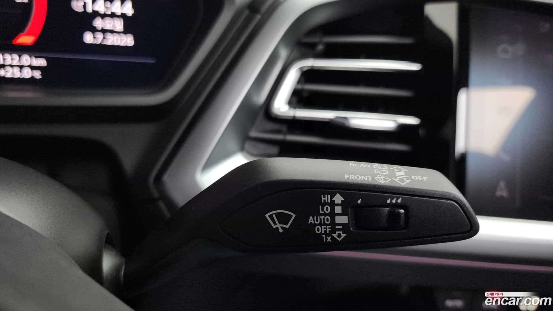 Q4 e-tron Audi 2025.7-OPTION-024