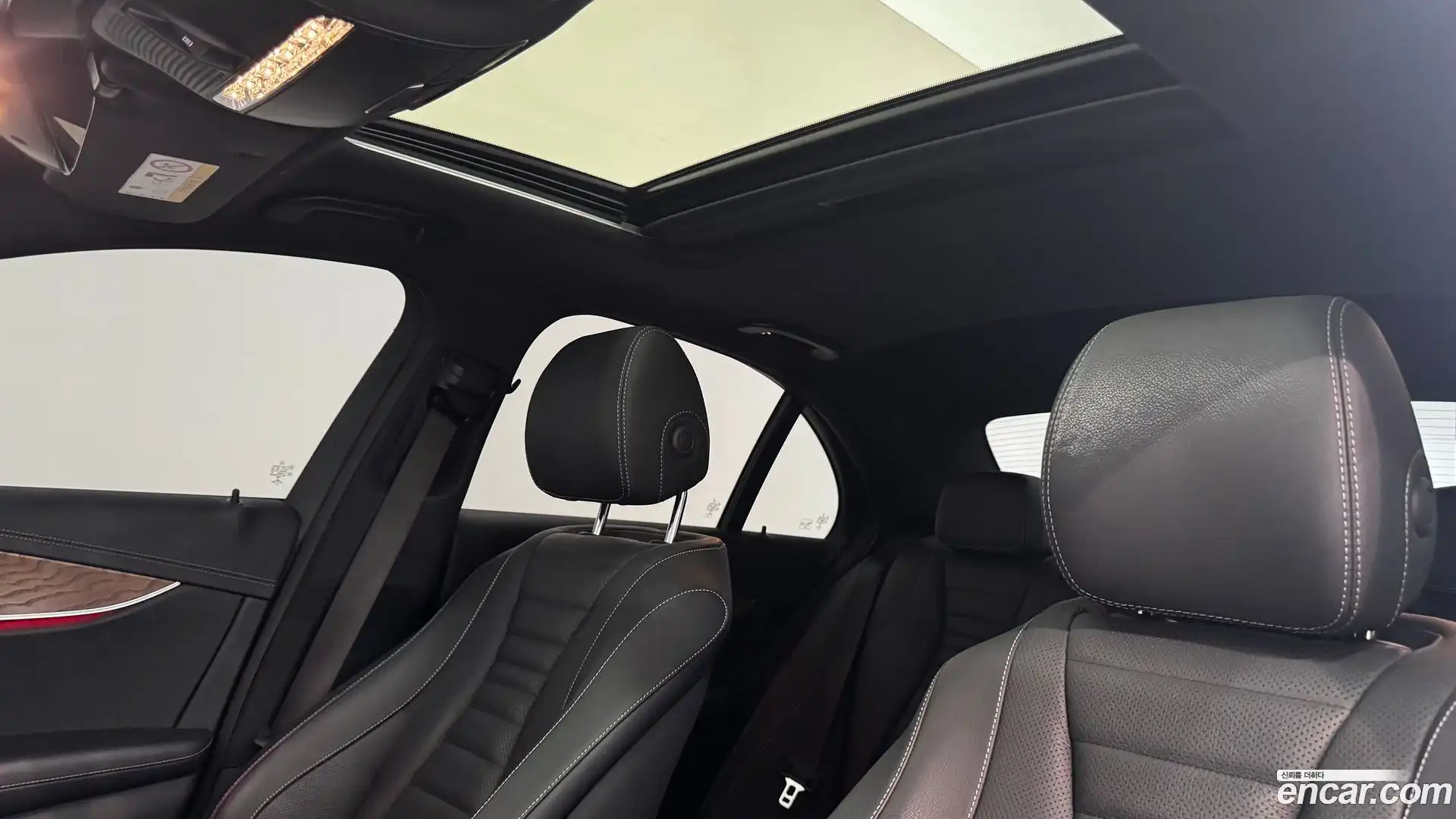 E-Class Mercedes-Benz 2021.11-OPTION-016