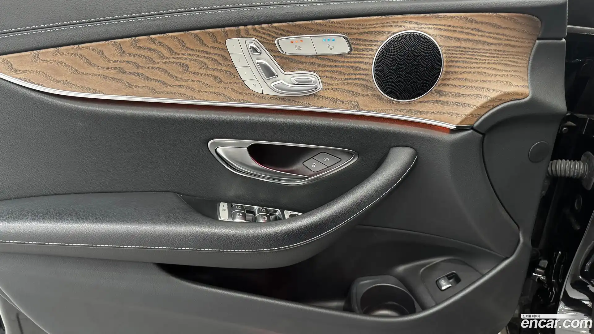 E-Class Mercedes-Benz 2021.11-OPTION-017