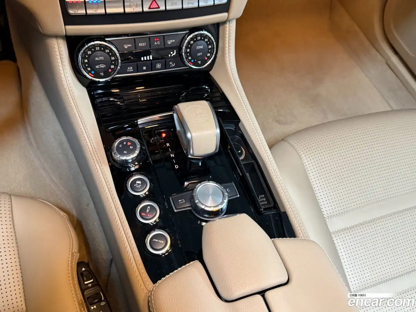 CLS-Class Mercedes-Benz 2012.10-OPTION-020