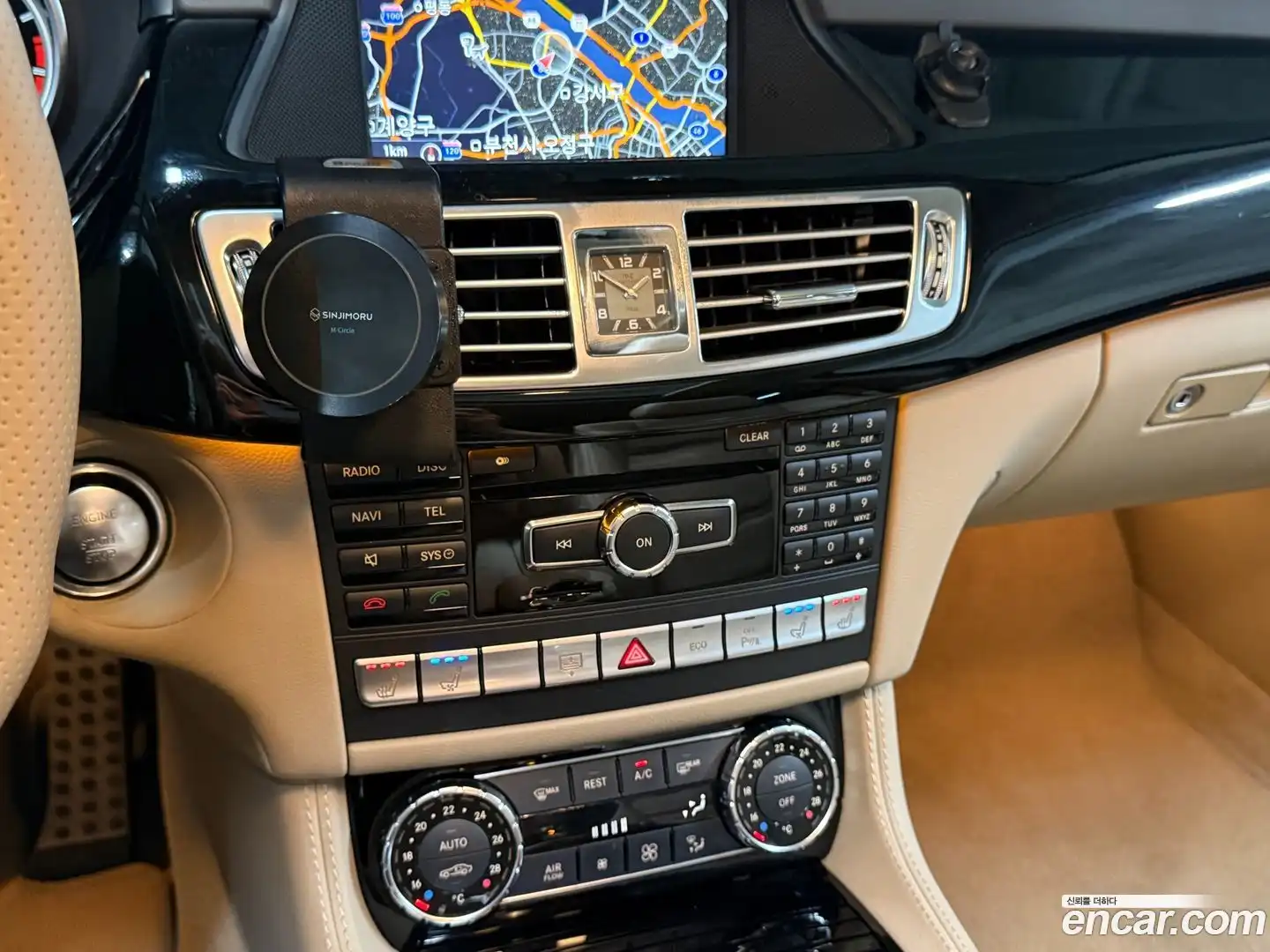 CLS-Class Mercedes-Benz 2012.10-OPTION-021