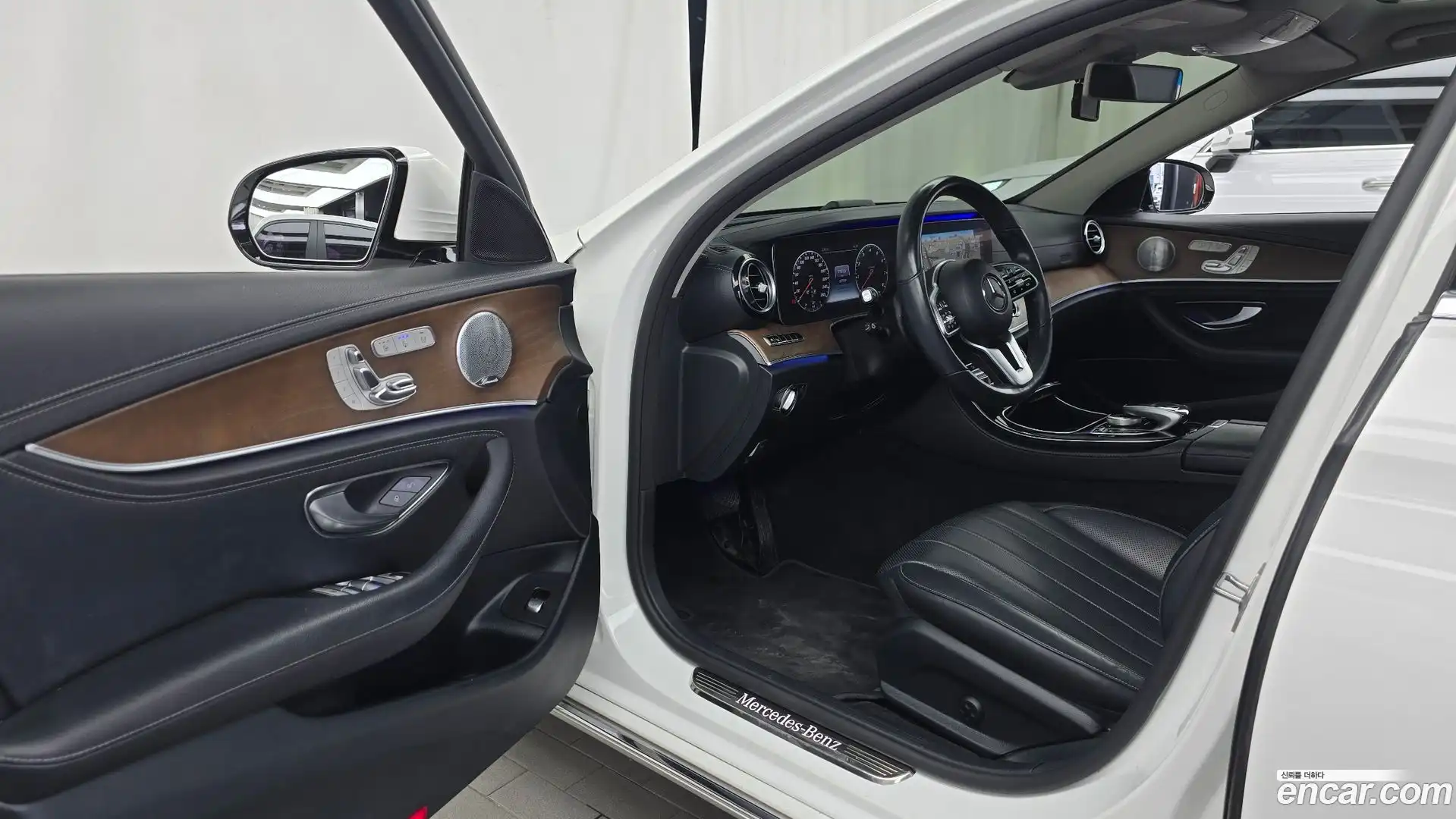 E-Class Mercedes-Benz 2018.9-INNER-010