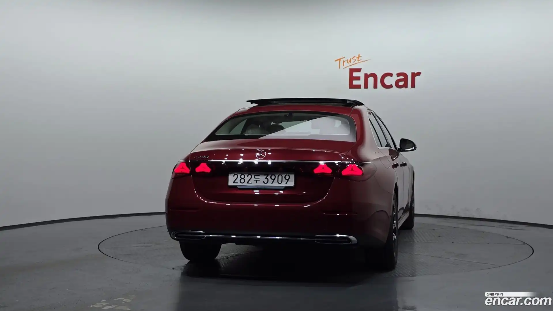E-Class Mercedes-Benz 2025.7-OUTER-004