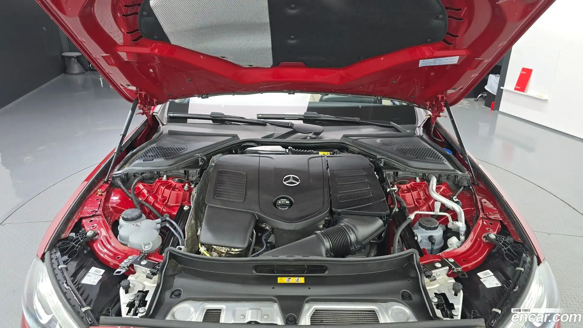 E-Class Mercedes-Benz 2025.7-OUTER-006