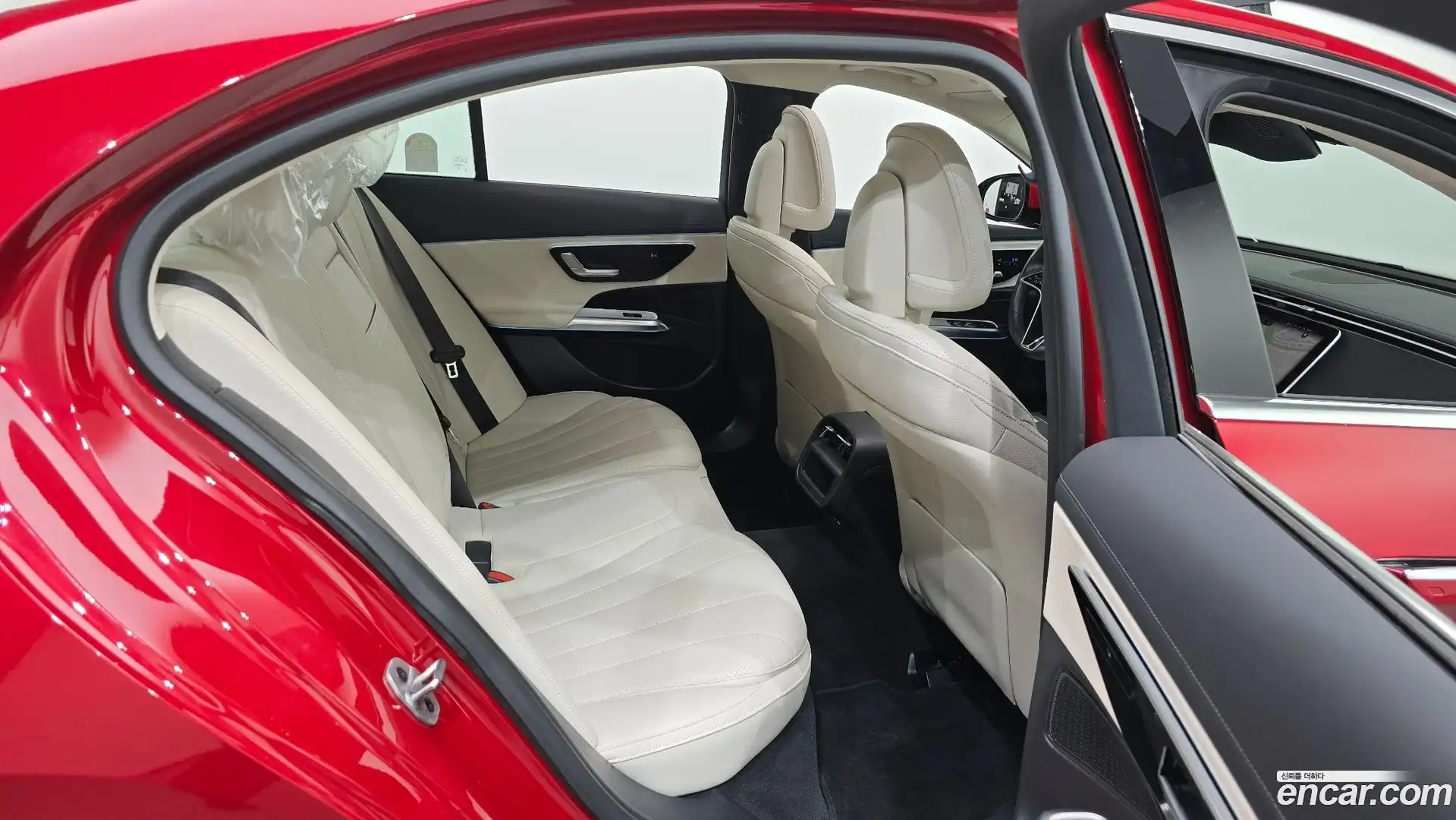 E-Class Mercedes-Benz 2025.7-OPTION-015