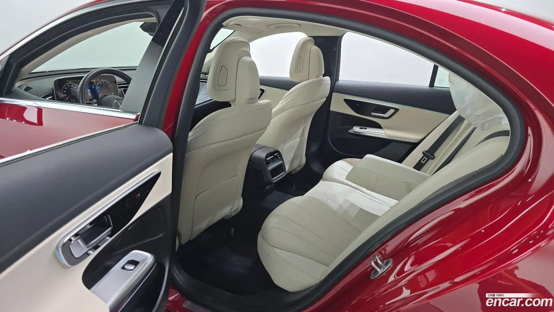 E-Class Mercedes-Benz 2025.7-OPTION-016