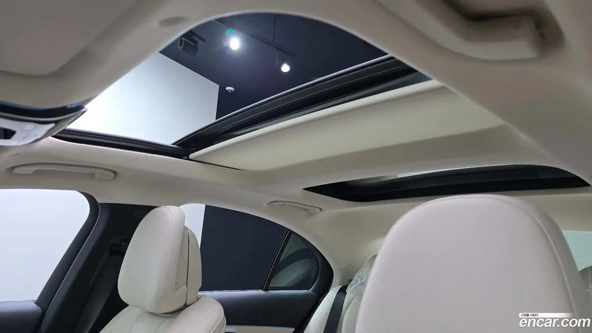 E-Class Mercedes-Benz 2025.7-OPTION-021