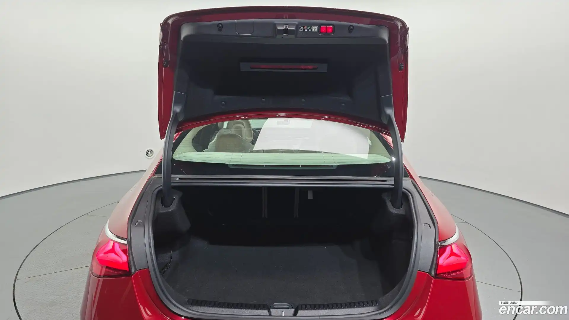E-Class Mercedes-Benz 2025.7-OPTION-023