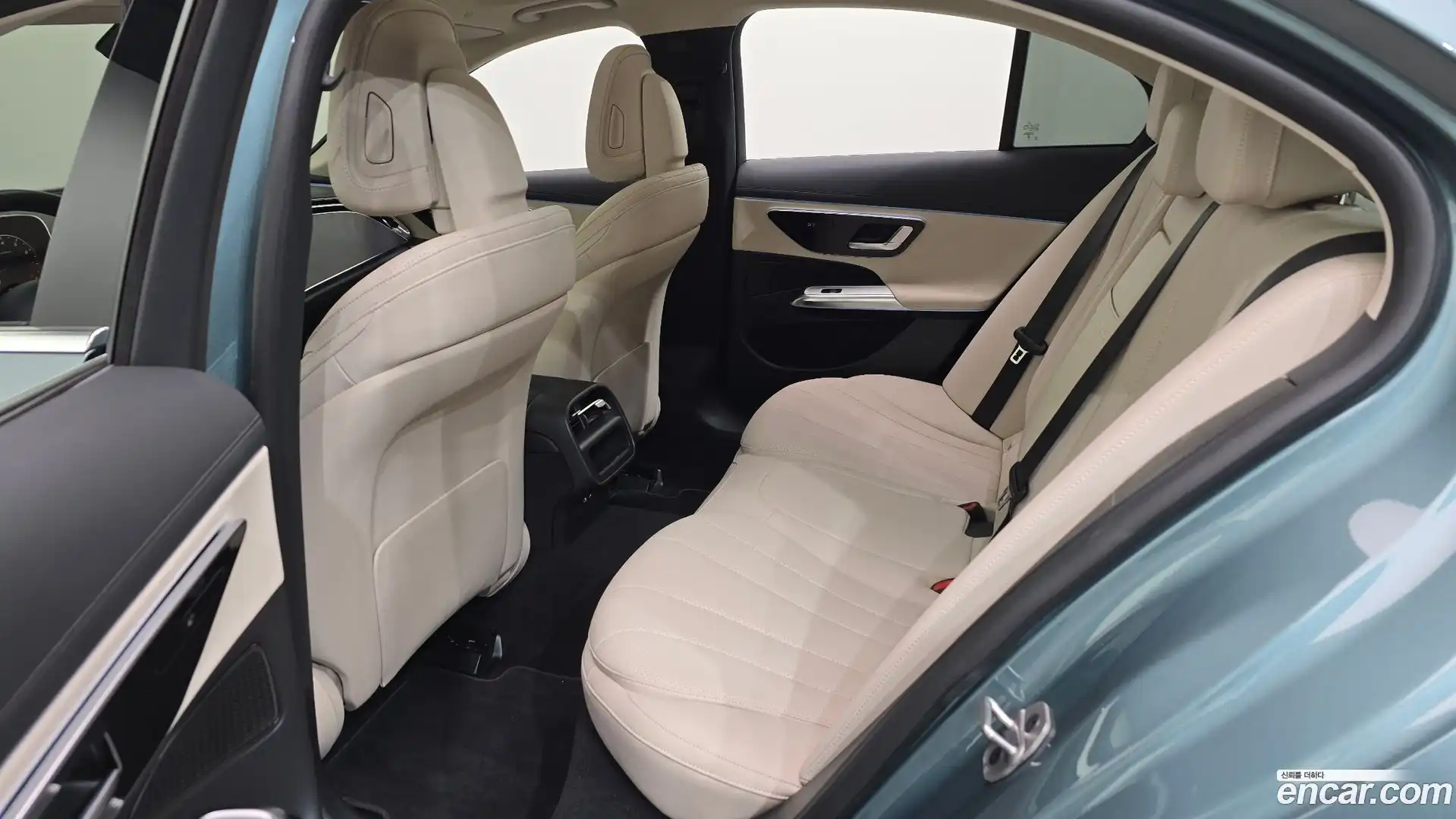 E-Class Mercedes-Benz 2025.4-OPTION-015