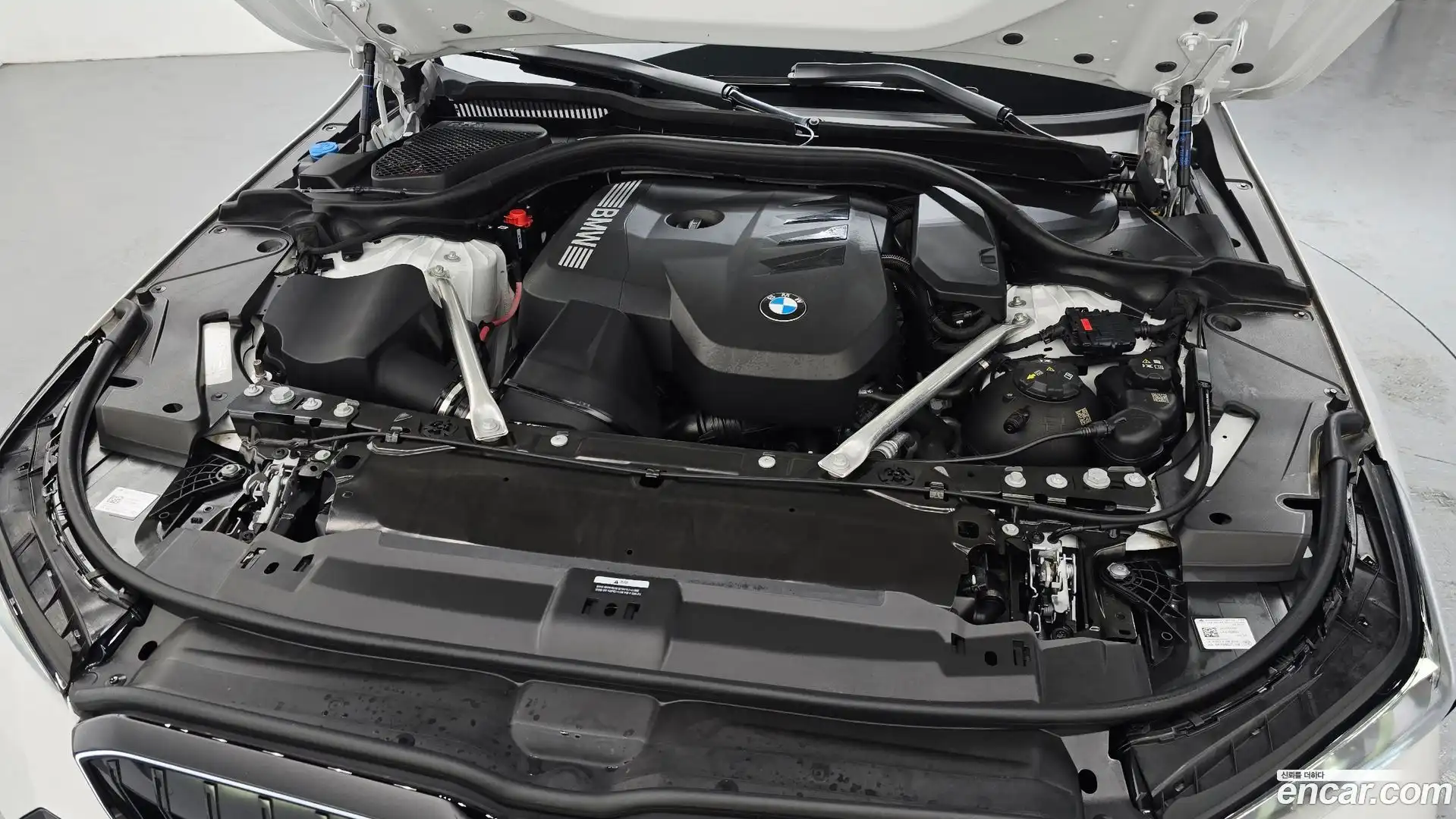 5-Series BMW 2025.10-OUTER-006
