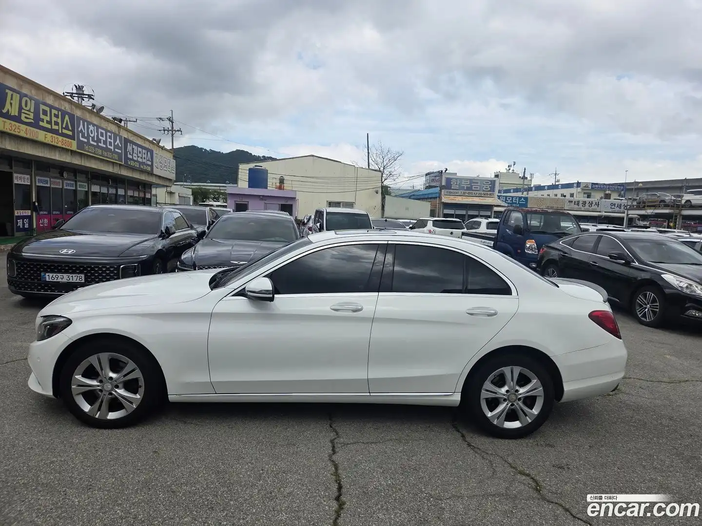 C-Class Mercedes-Benz 2017.1-OUTER-003