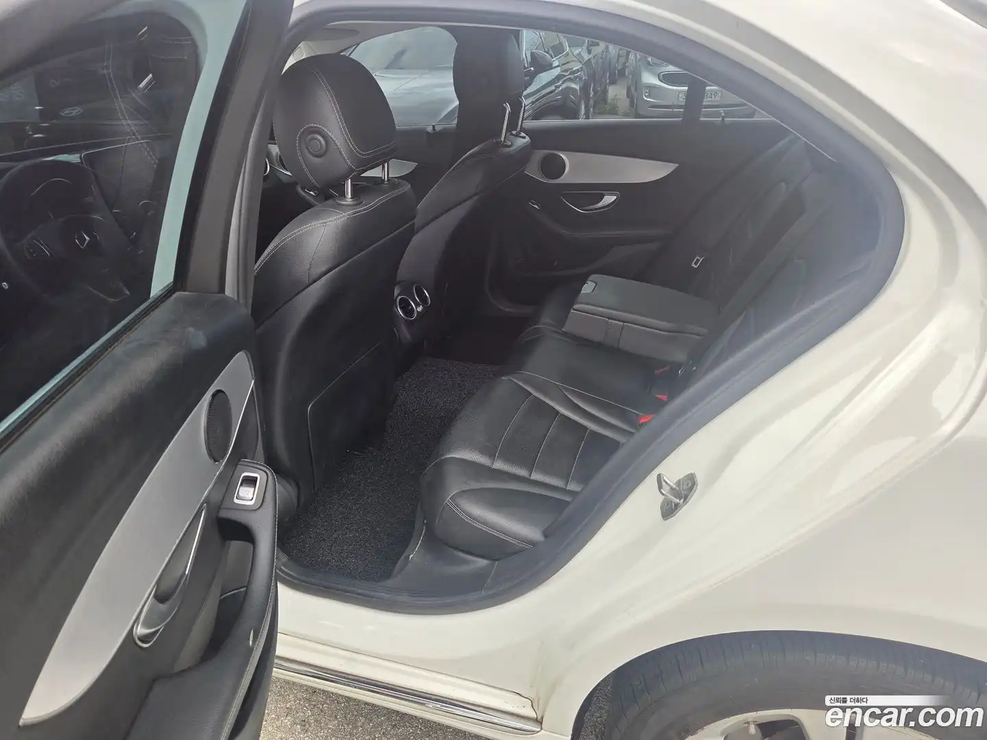C-Class Mercedes-Benz 2017.1-INNER-007