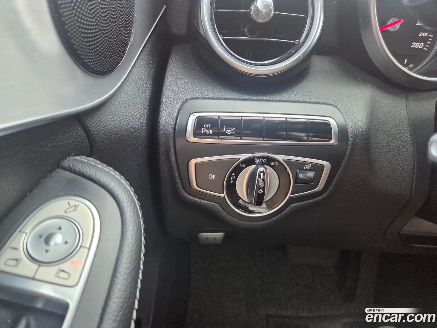 C-Class Mercedes-Benz 2017.1-OPTION-016