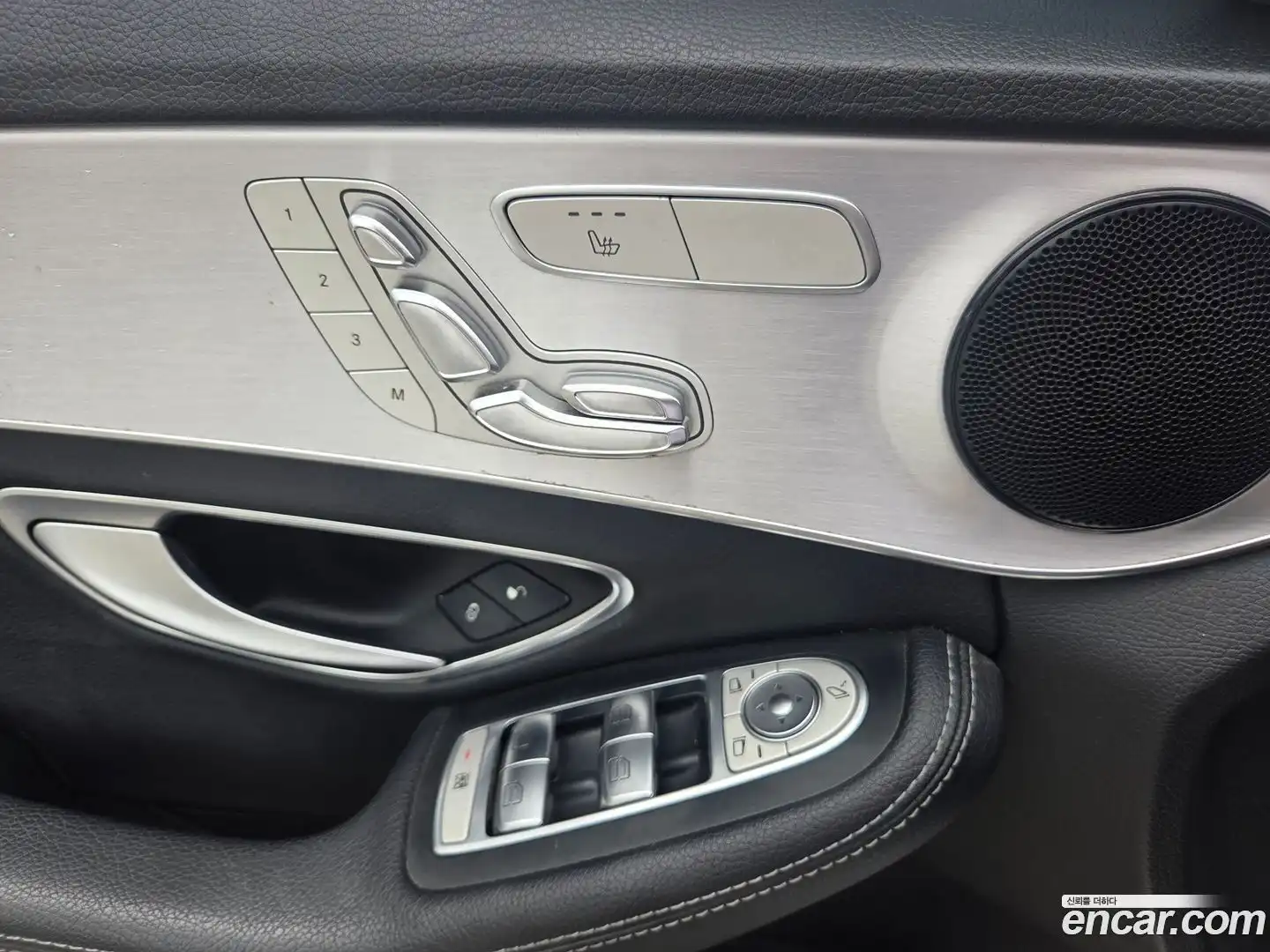 C-Class Mercedes-Benz 2017.1-OPTION-017