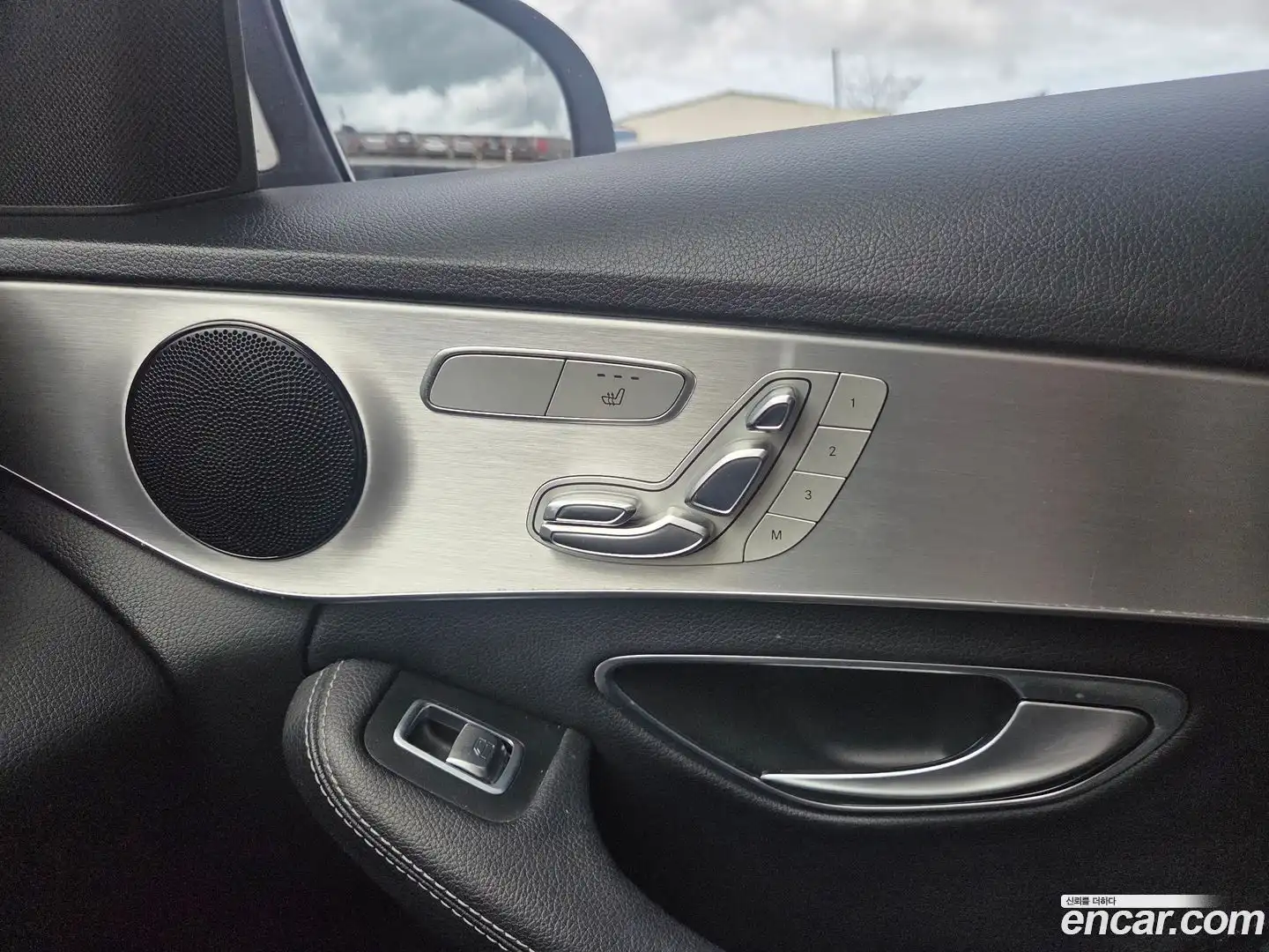 C-Class Mercedes-Benz 2017.1-OPTION-018