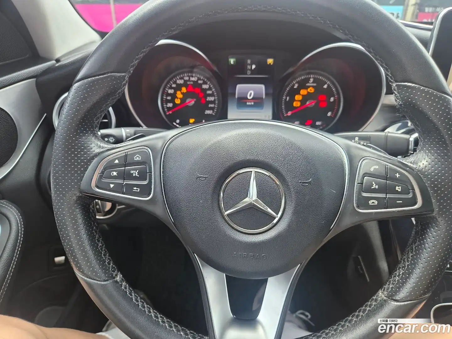 C-Class Mercedes-Benz 2017.1-OPTION-021