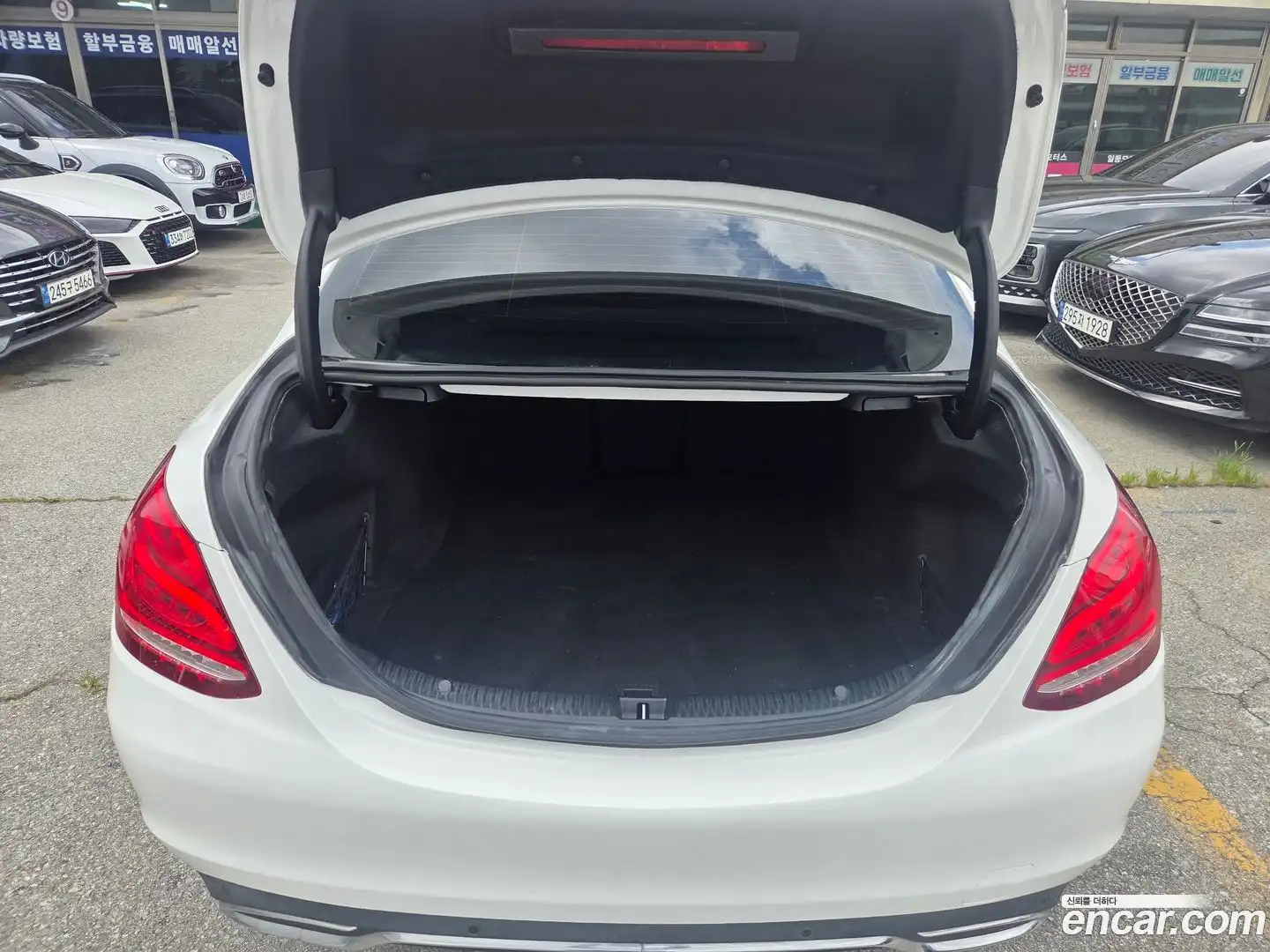 C-Class Mercedes-Benz 2017.1-OPTION-023