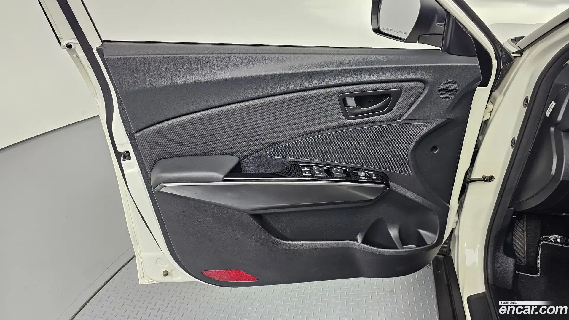 TIBOLI KG Mobility 2020.4-INNER-034