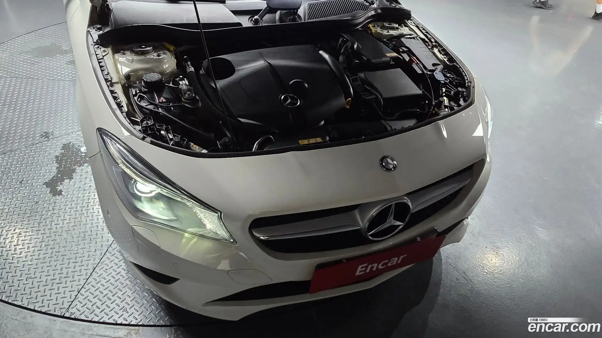 CLA-Class Mercedes-Benz 2015.4-OUTER-006