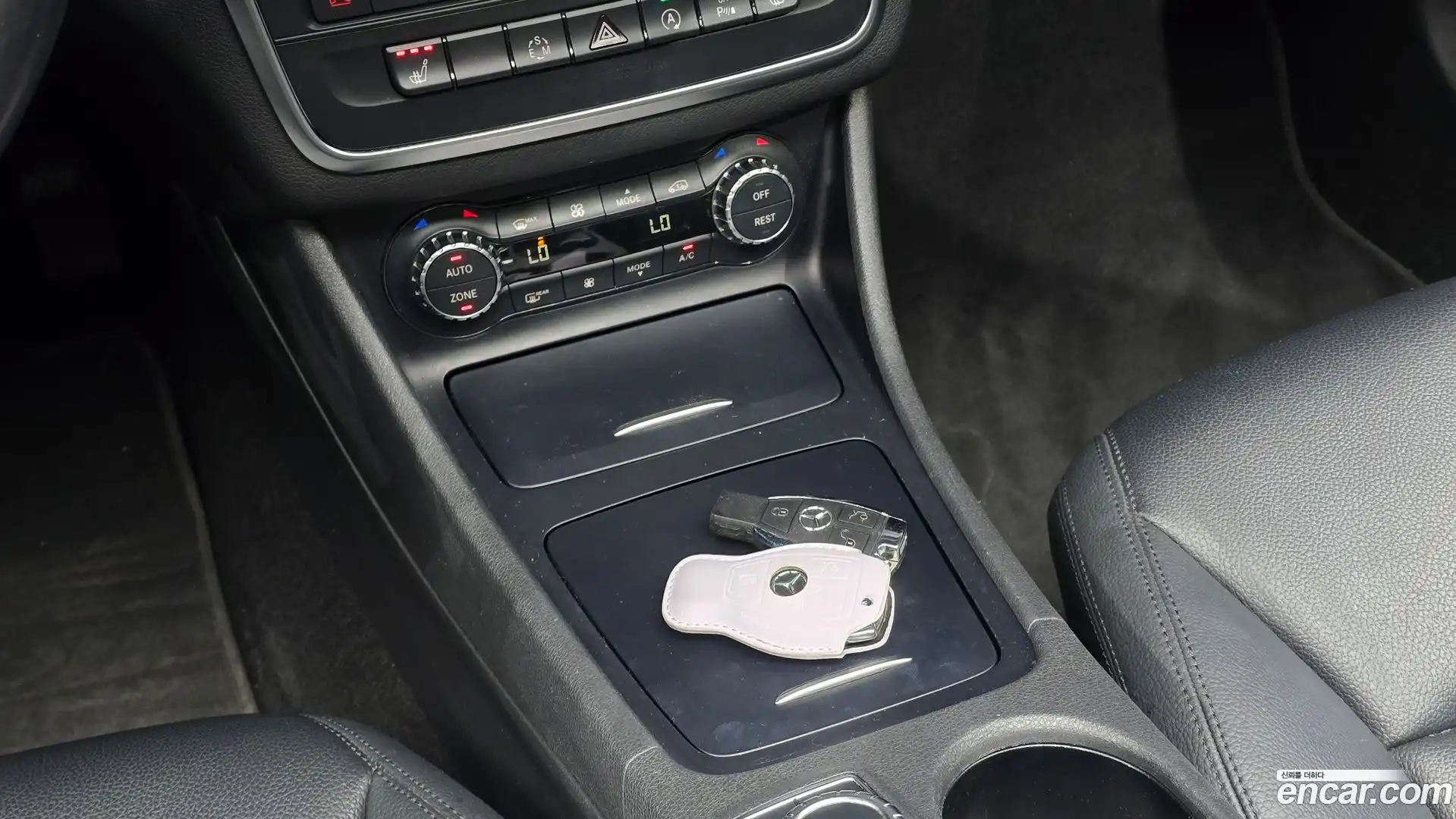 CLA-Class Mercedes-Benz 2015.4-OPTION-023