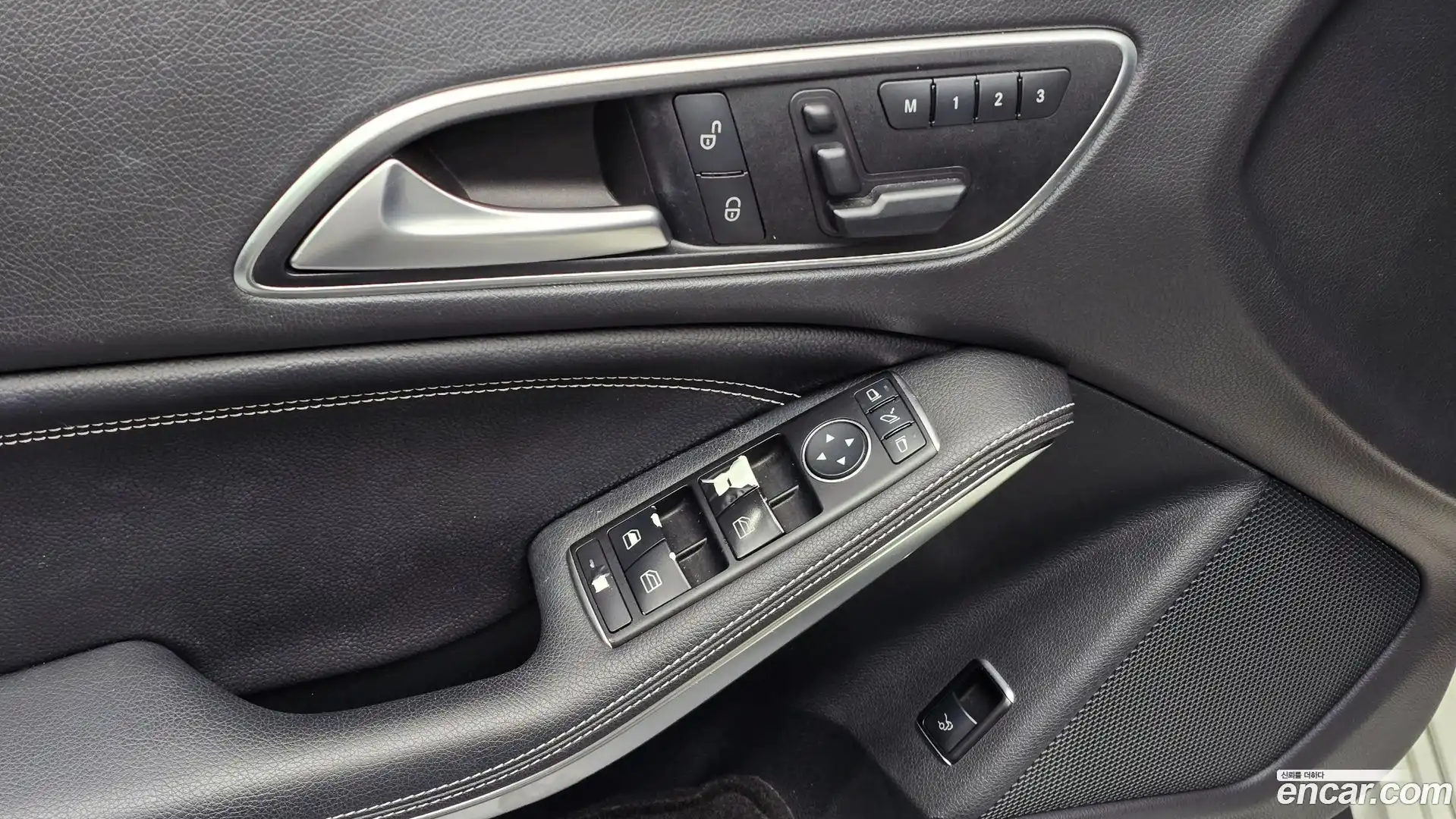 CLA-Class Mercedes-Benz 2015.4-OPTION-024