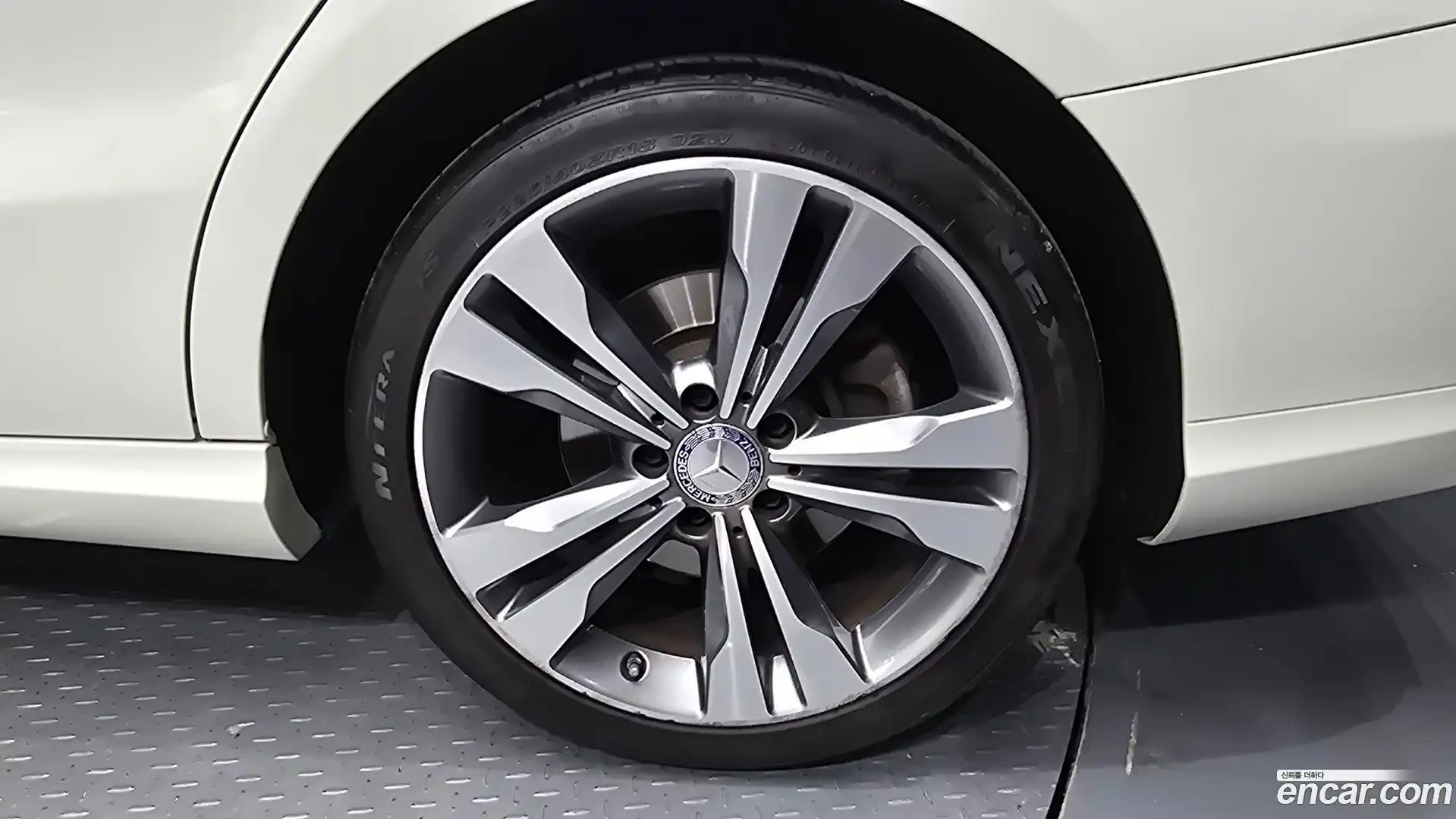 CLA-Class Mercedes-Benz 2015.4-OUTER-031