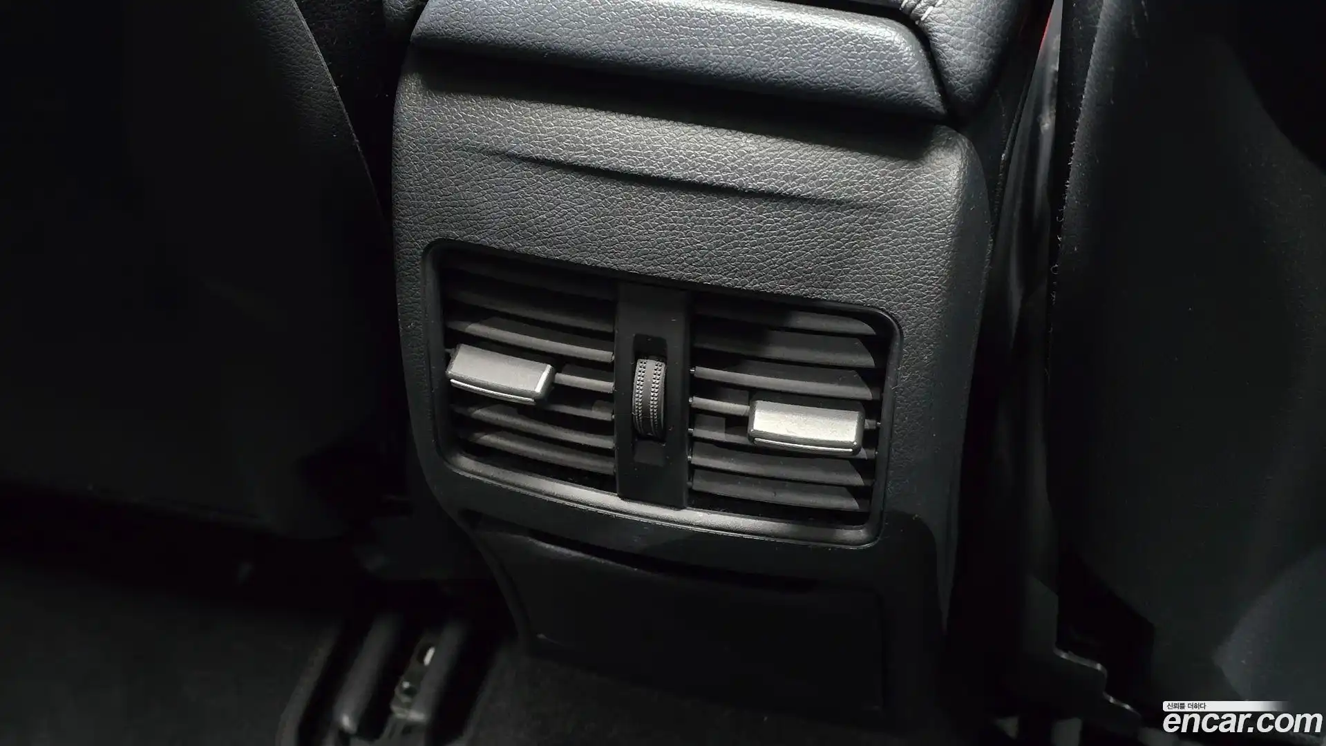 CLA-Class Mercedes-Benz 2015.4-OPTION-042
