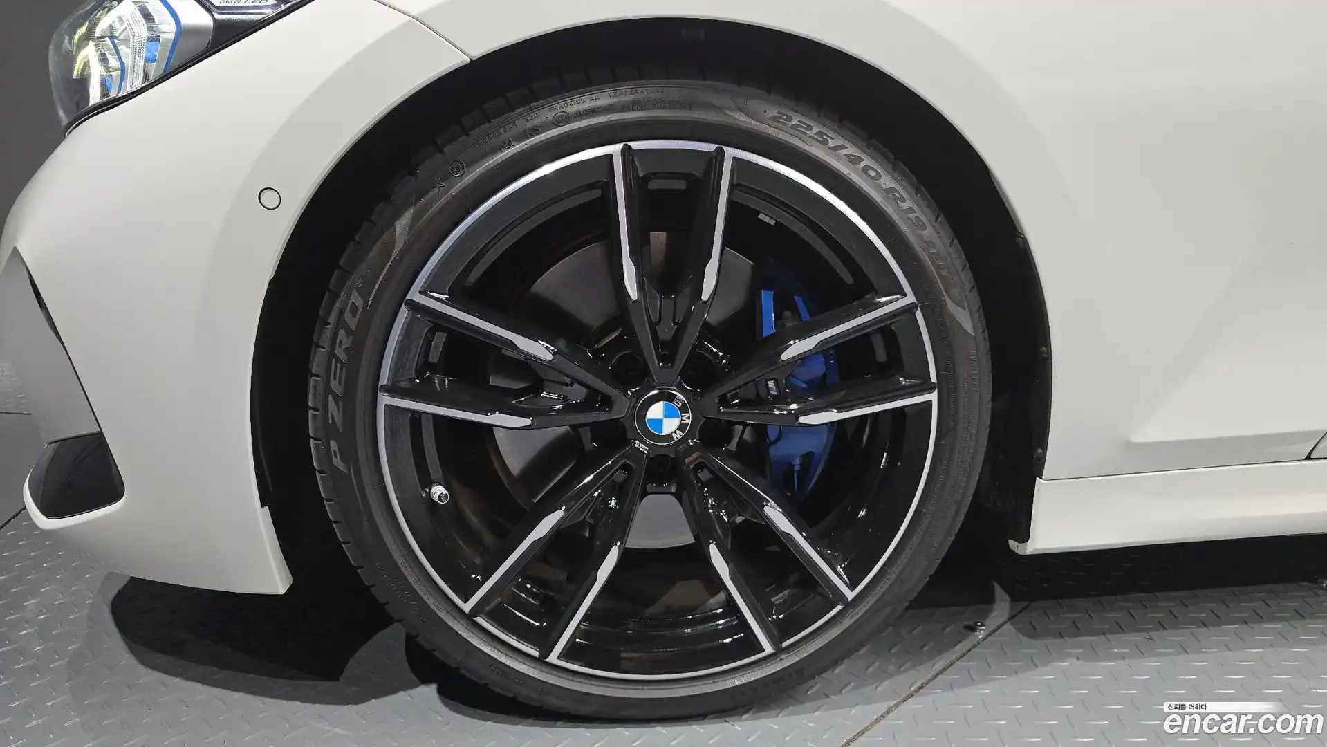 3-Series BMW 2023.8-OUTER-005