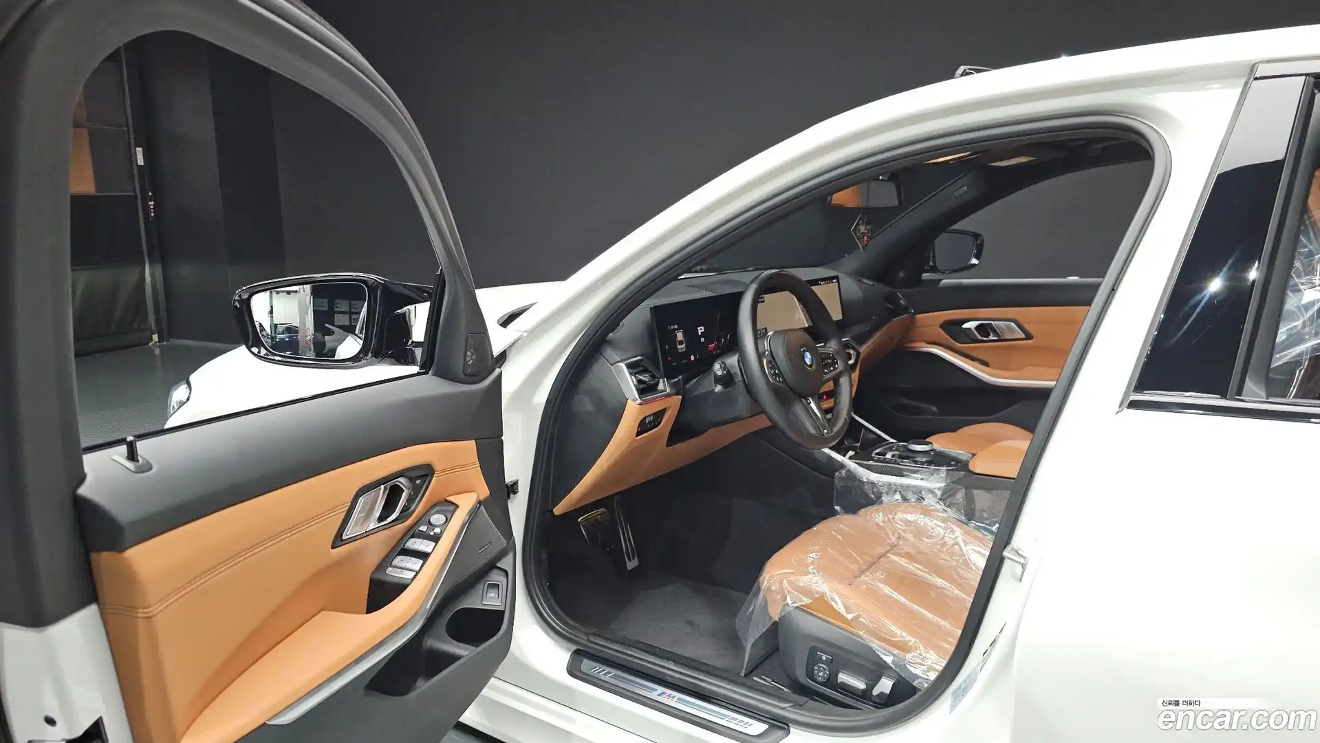 3-Series BMW 2023.8-INNER-010