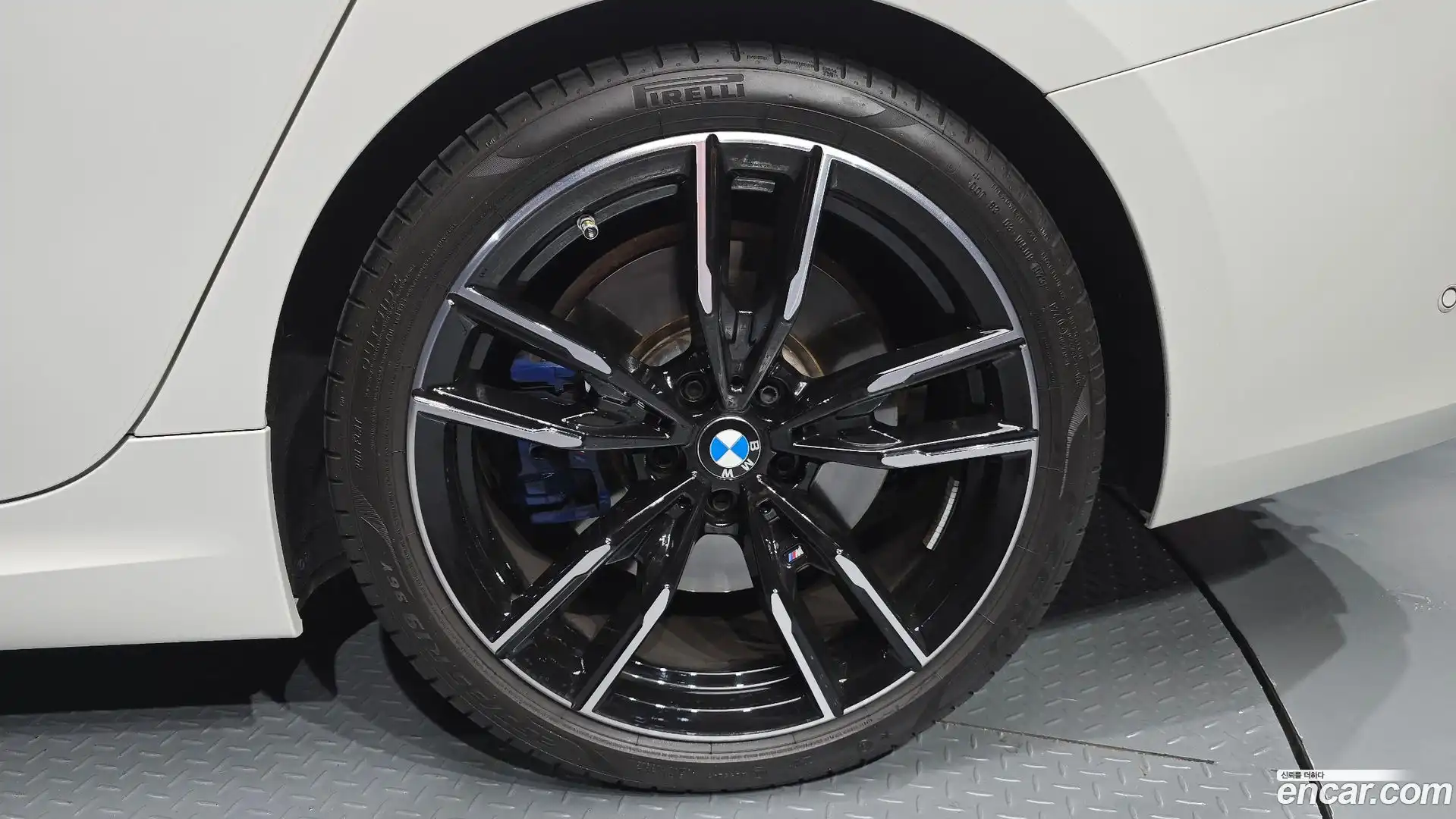 3-Series BMW 2023.8-OUTER-031