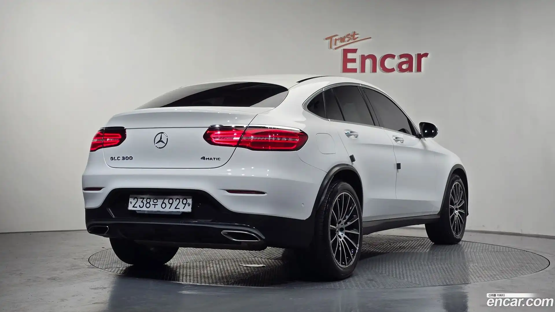 GLC-Class Mercedes-Benz 2019.9-OUTER-002