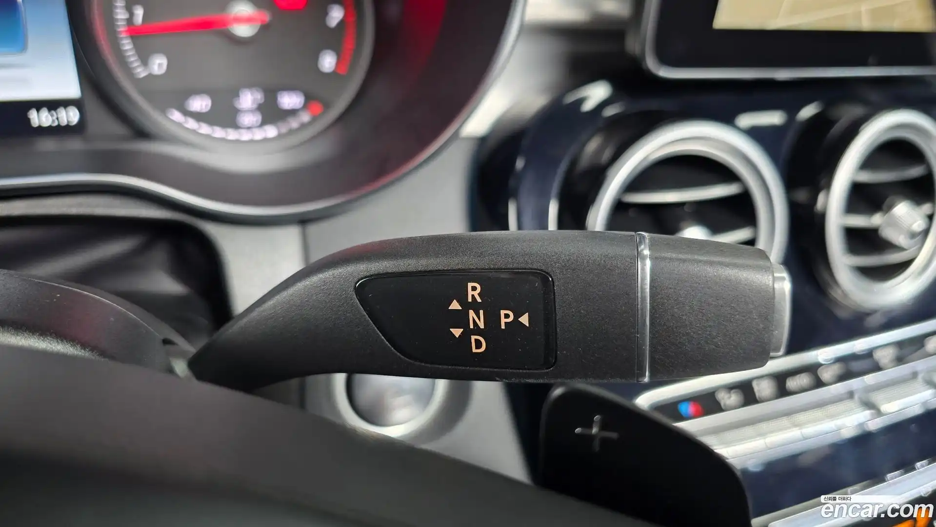 GLC-Class Mercedes-Benz 2019.9-INNER-009