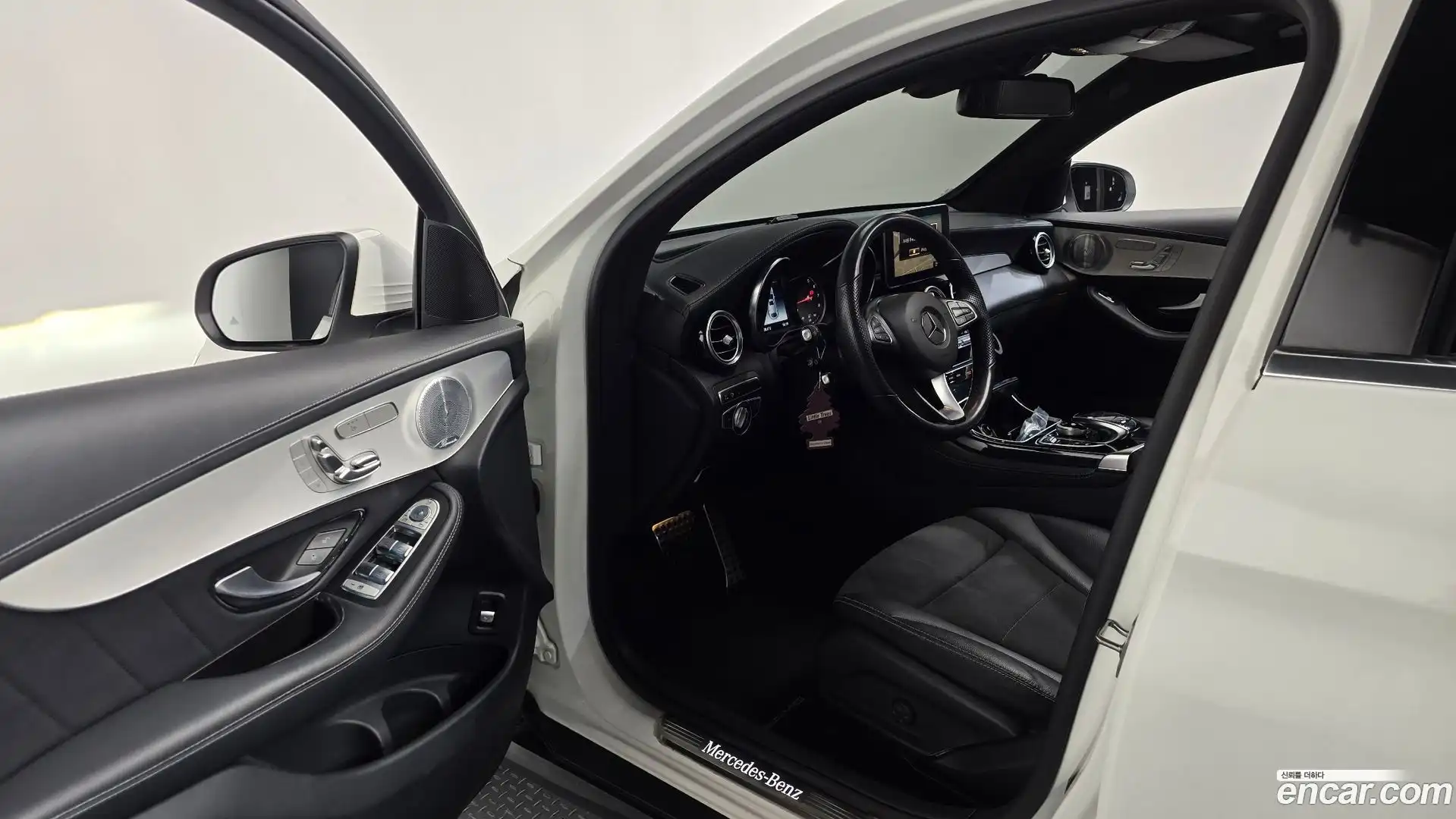 GLC-Class Mercedes-Benz 2019.9-INNER-010