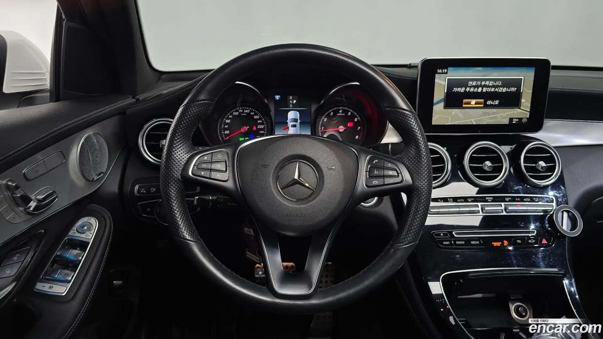 GLC-Class Mercedes-Benz 2019.9-OPTION-017
