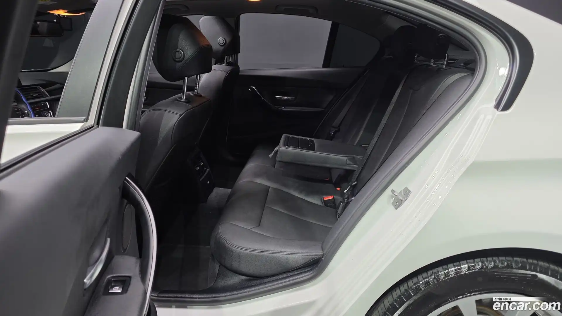 3-Series BMW 2018.1-INNER-036