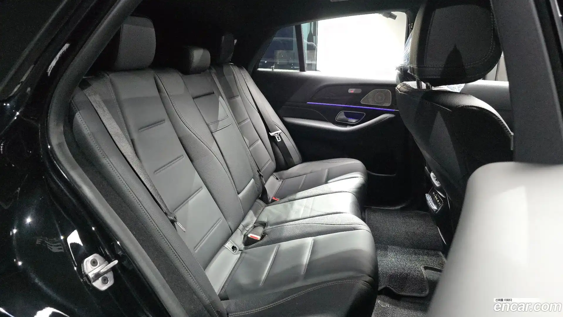 GLE-Class Mercedes-Benz 2022.8-OPTION-015