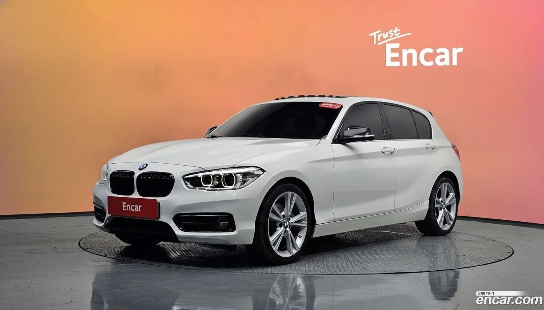 Main__Slider__Photo:1-Series BMW 2019.6-0